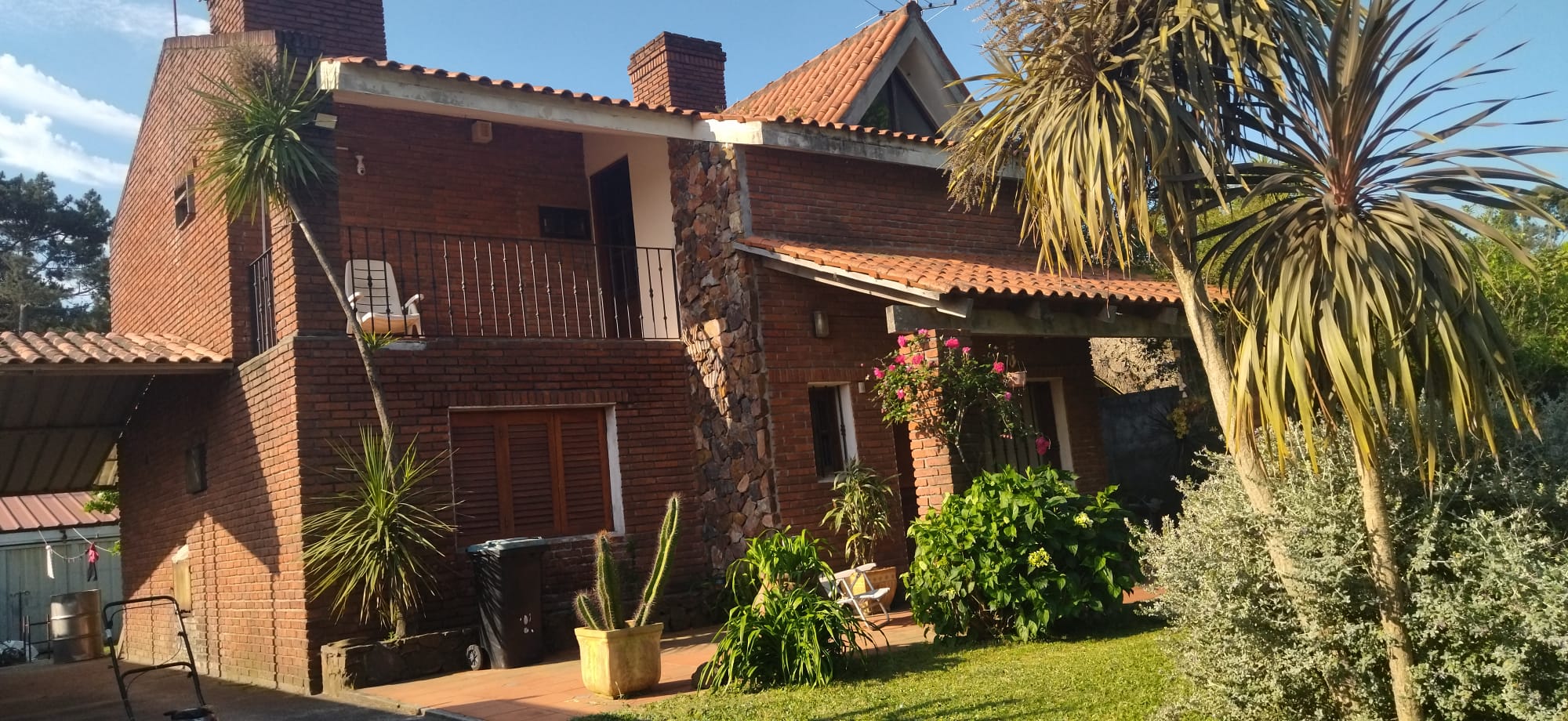 FRENTE DE CASA EN CANELONES